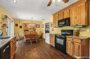 19 Greenacre Dr, Shelton, CT 06484 - Photo 7