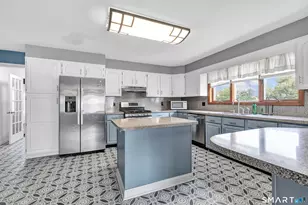 72 Bennett Ave, Waterbury, CT 06708 - Photo 15