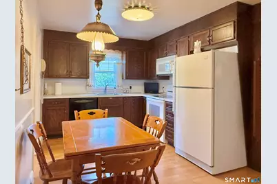 16 Aron Avenue, Waterbury, CT 06708 - Photo 9