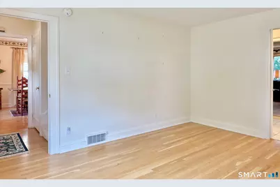 16 Aron Avenue, Waterbury, CT 06708 - Photo 5