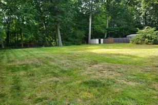 8 Rosanne St, Enfield, CT 06082 - Photo 3