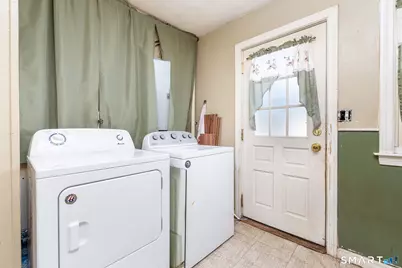 16 Walnut Circle, Windsor Locks, CT 06096 - Photo 17