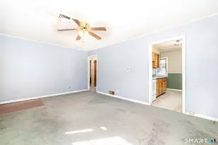 16 Walnut Cir, Windsor Locks, CT 06096 - Photo 5