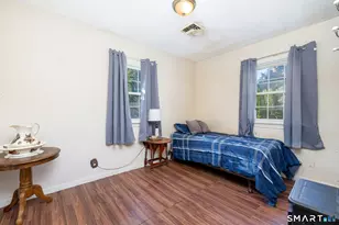 16 Walnut Cir, Windsor Locks, CT 06096 - Photo 7