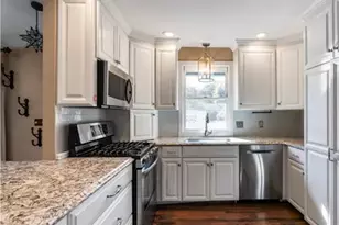 144 Pond Cir, Glastonbury, CT 06033 - Photo 7