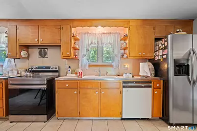 429 Mountain Road, West Hartford, CT 06107 - Photo 21