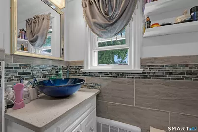 25 Crystal Street, Wethersfield, CT 06109 - Photo 17