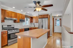 9 Robin Dr, East Haven, CT 06513 - Photo 15