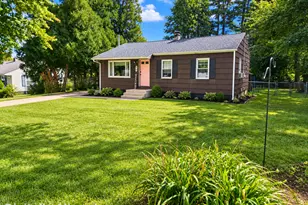 14 Cricket Rd, East Windsor, CT 06088 - Photo 1