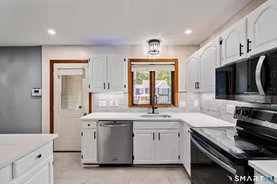 10 Quail Run, Bloomfield, CT 06002 - Photo 13