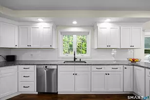 25 Devine Rd, Suffield, CT 06078 - Photo 7