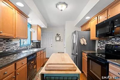 61 South Street, Windsor Locks, CT 06096 - Photo 9