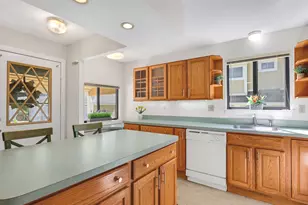 19 Wiggins Farm Dr, Simsbury, CT 06070 - Photo 9