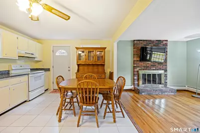 19 Oak Street, Wallingford, CT 06492 - Photo 3
