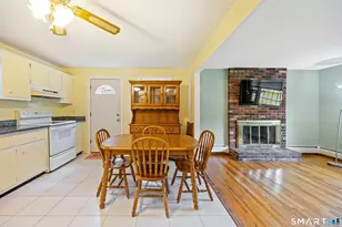 19 Oak St, Wallingford, CT 06492 - Photo 3