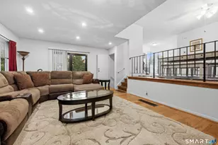 30 Stonegate Cir, Branford, CT 06405 - Photo 9