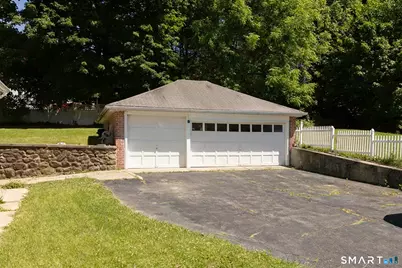 33 Maplewood Street, Waterbury, CT 06708 - Photo 11