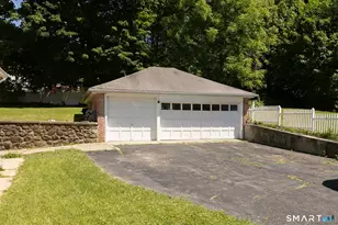 33 Maplewood St, Waterbury, CT 06708 - Photo 11