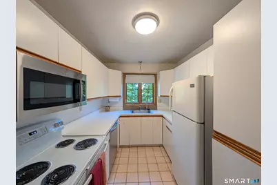 33 Murphys Lane, Shelton, CT 06484 - Photo 5