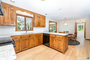 160 McIntosh Dr, Bristol, CT 06010 - Photo 9
