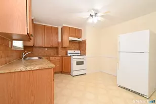 26 Elm Tree Pl, Stamford, CT 06906 - Photo 3