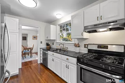 56 Knickerbocker Avenue, Stamford, CT 06907 - Photo 13