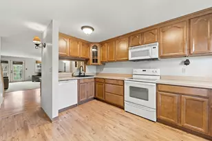 15 Rising Trail Dr, Middletown, CT 06457 - Photo 7