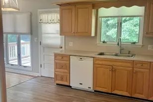129 Oldham Ave, Waterbury, CT 06705 - Photo 3
