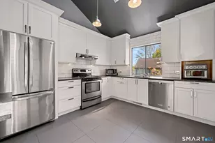 2539 Bedford St, Stamford, CT 06905 - Photo 3