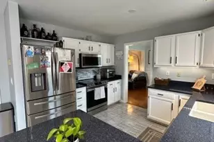 209 Deerfield Ridge Dr, Groton, CT 06355 - Photo 3