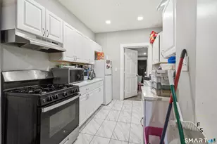 24 Park Terrace, Hartford, CT 06106 - Photo 17