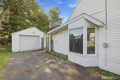 27 Hockanum Drive, East Hartford, CT 06118 - Photo 5