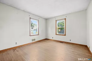27 Hockanum Dr, East Hartford, CT 06118 - Photo 11
