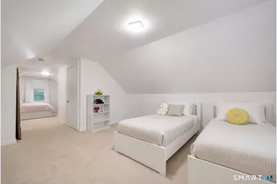 38 Carlisle Place, Stamford, CT 06902 - Photo 17