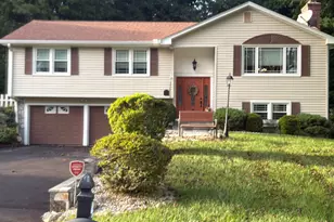 4 Dempsey Ct, Ansonia, CT 06401 - Photo 3