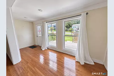 112 Ochsner Place, Bridgeport, CT 06606 - Photo 5