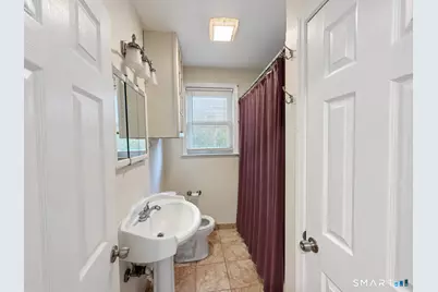 112 Ochsner Place, Bridgeport, CT 06606 - Photo 11