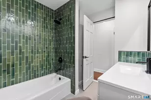 74 Thomas St, Hamden, CT 06514 - Photo 21