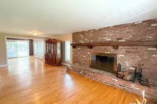 37 Peters Ln, North Haven, CT 06473 - Photo 5