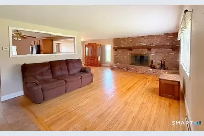 37 Peters Lane, North Haven, CT 06473 - Photo 3