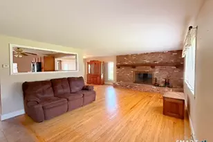 37 Peters Ln, North Haven, CT 06473 - Photo 3