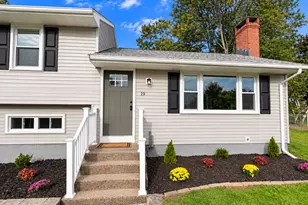19 Winthrop Blvd, Cromwell, CT 06416 - Photo 5
