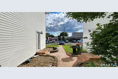 24 Meadow Street #1st Fl. South, Wallingford, CT 06492 - Photo 3