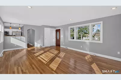 135 York Street, Stratford, CT 06615 - Photo 5