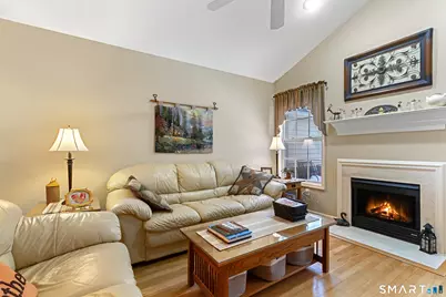 177 Julia Court #177, Newtown, CT 06482 - Photo 9