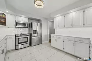 115 North St, Trumbull, CT 06611 - Photo 3