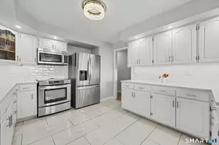 115 North St, Trumbull, CT 06611 - Photo 7