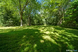 8 Wills Rd, Newtown, CT 06470 - Photo 5
