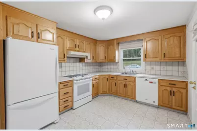 108 Jameswell Road, Wethersfield, CT 06109 - Photo 9