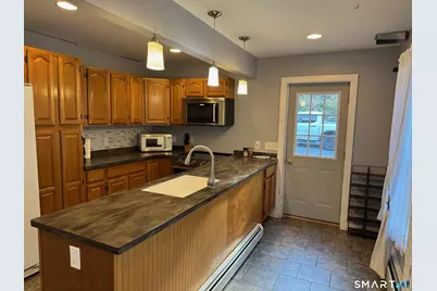 122 Broadway, Norwich, CT 06360 - Photo 3